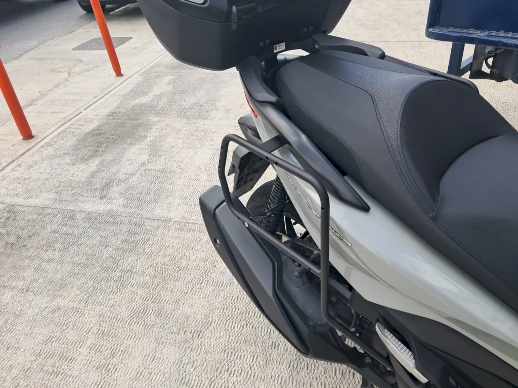 Side-panniers-for-Honda-Forza-300-350-scooters -069