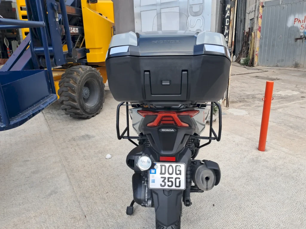 Side-panniers-for-Honda-Forza-300-350-scooters -069