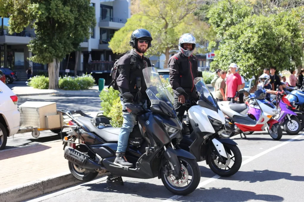 side-panniers-yamaha-xmax-