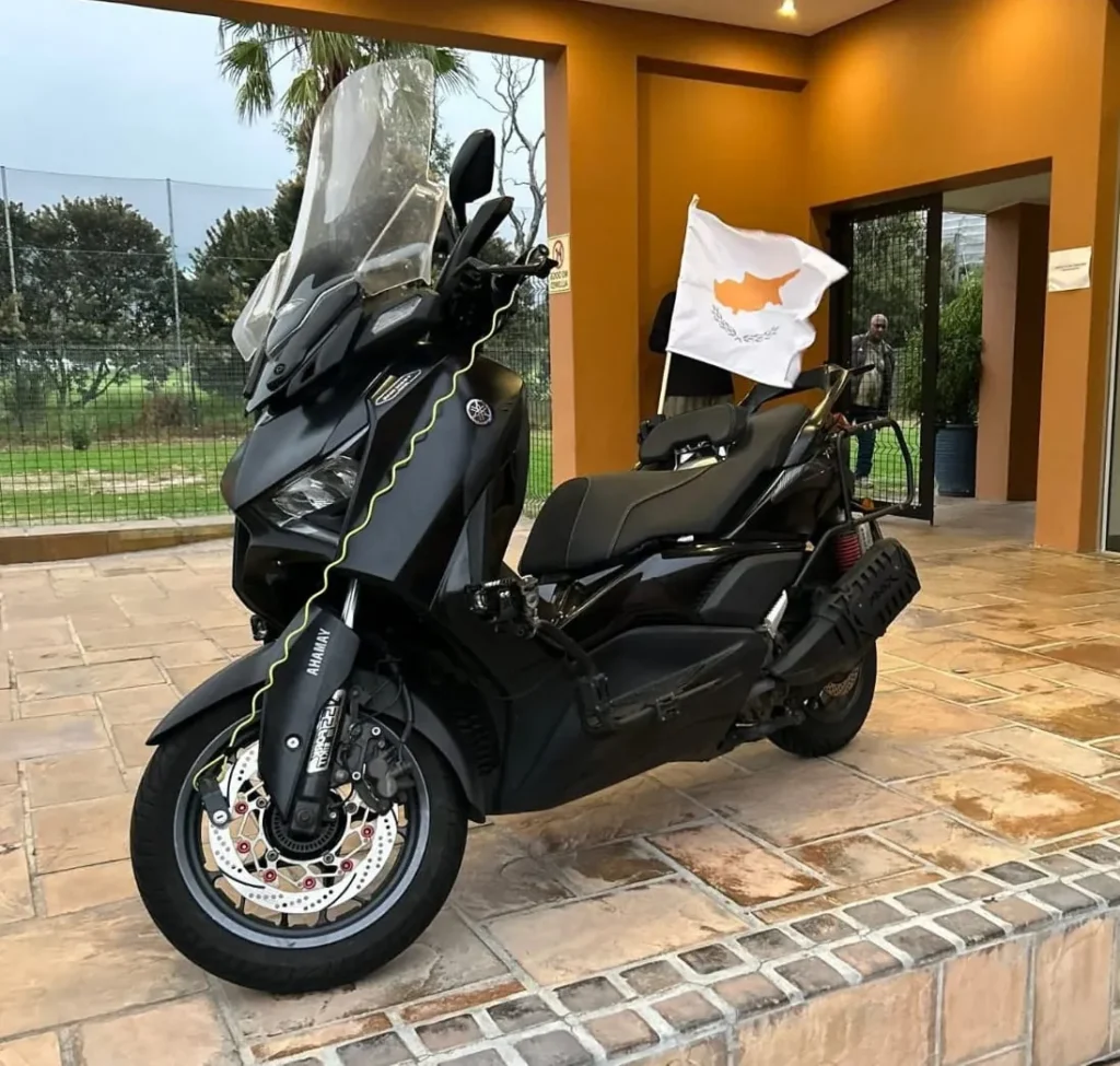 side-panniers-yamaha-xmax-