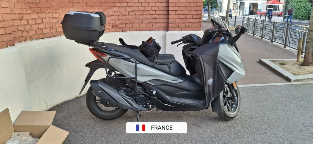 Side-panniers-racks-for-Honda-Forza-300-350-scooters